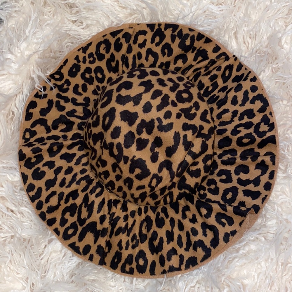 🌵Too cute cheetah hat! - Picture 2 of 5